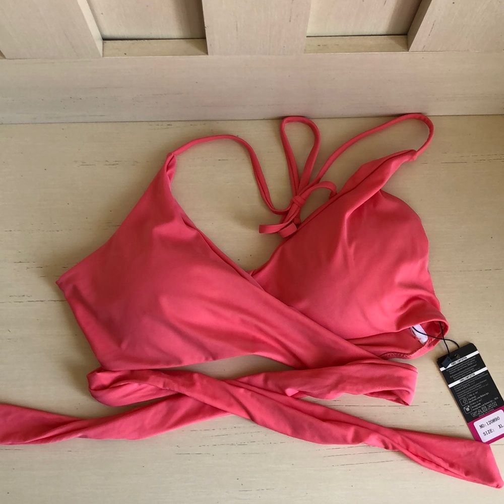 NWT criss cross wrap bikini top